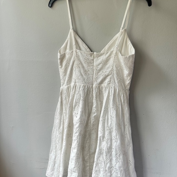 Zara white cut work embroidery dress size S NWT read - Picture 2 of 7